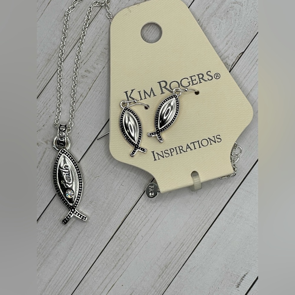NWT Kim Rogers Inspirations Faith Silvertone Necklace/Earrings Set